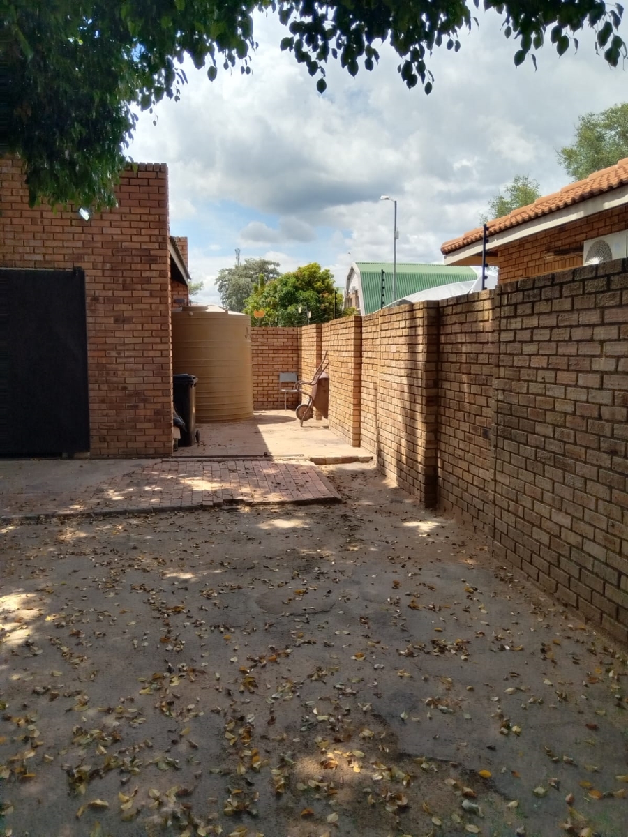 To Let 2 Bedroom Property for Rent in Onverwacht Limpopo