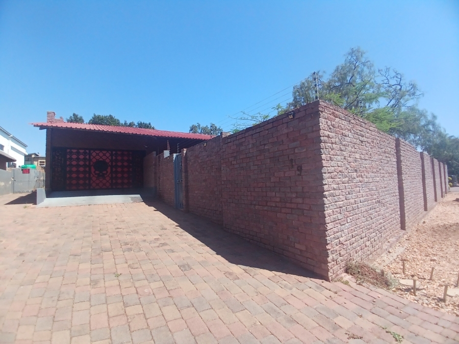 3 Bedroom Property for Sale in Sunset Boulevard Limpopo