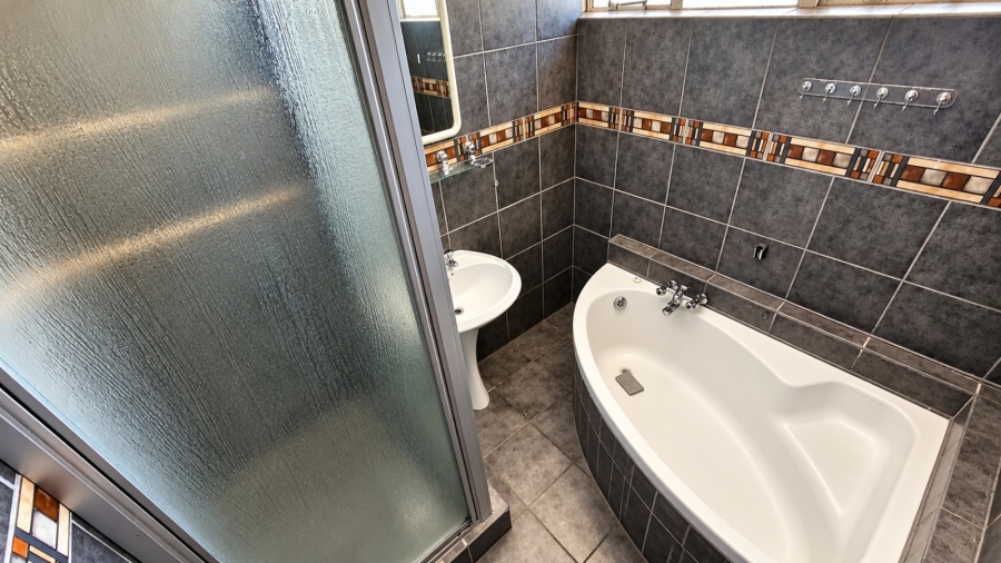 To Let 3 Bedroom Property for Rent in Eduan Park Limpopo
