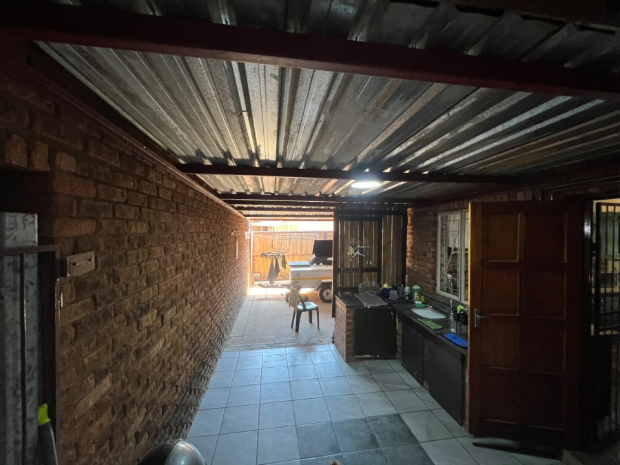 3 Bedroom Property for Sale in Chroompark Limpopo