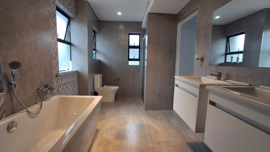 5 Bedroom Property for Sale in Bendor Limpopo