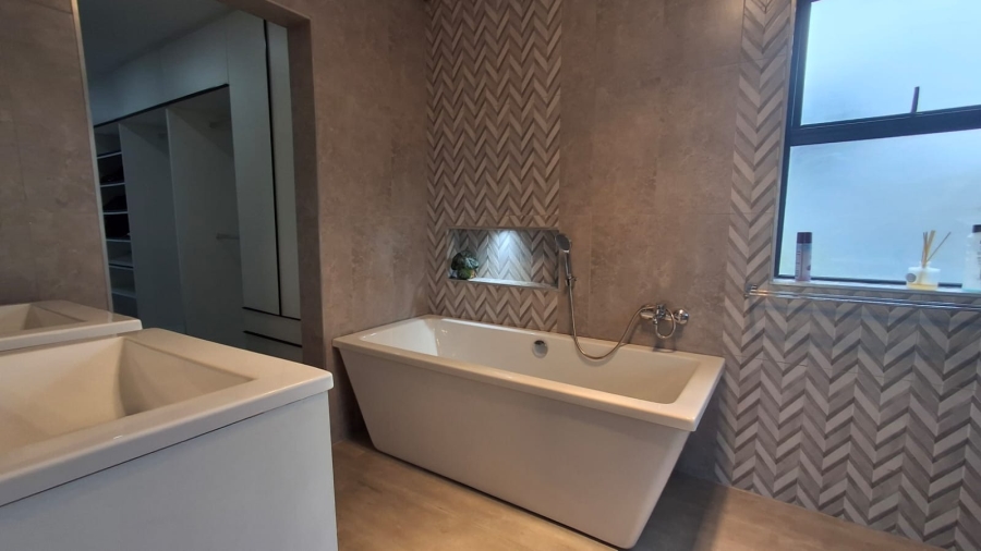 5 Bedroom Property for Sale in Bendor Limpopo