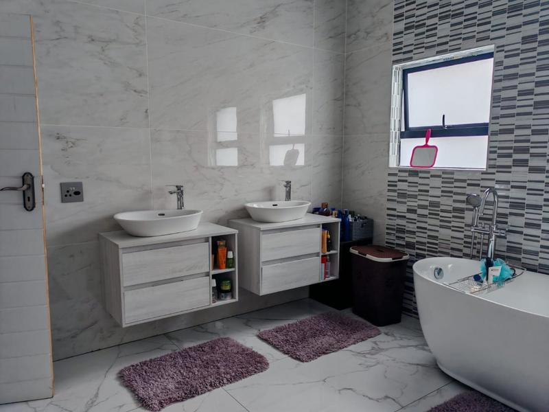 5 Bedroom Property for Sale in Celtic Meadows Limpopo