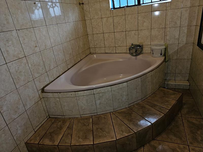 To Let 3 Bedroom Property for Rent in Tshisahulu Limpopo