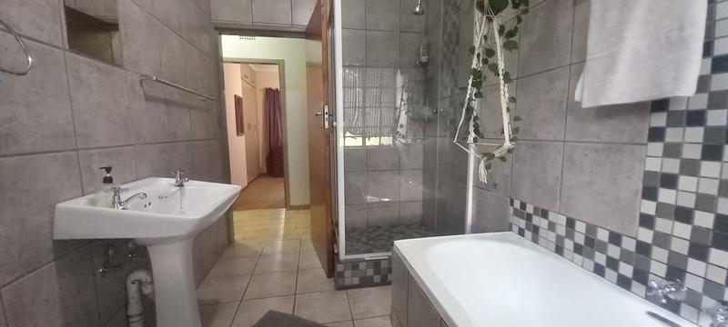 5 Bedroom Property for Sale in Aquapark Limpopo
