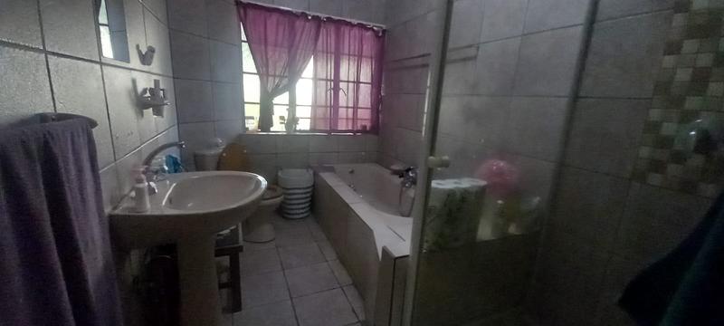 5 Bedroom Property for Sale in Aquapark Limpopo