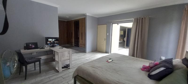 4 Bedroom Property for Sale in Fauna Park Limpopo