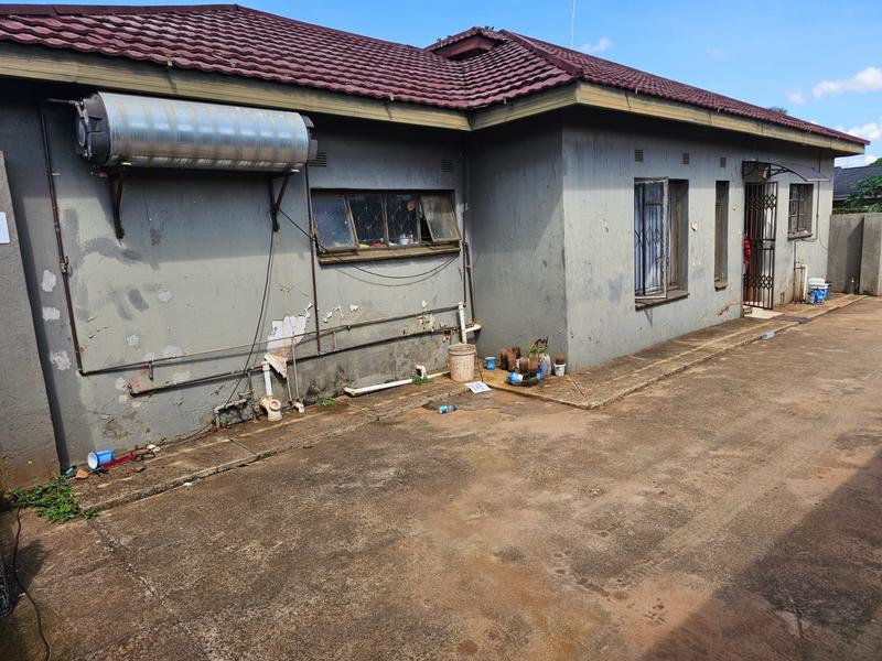 3 Bedroom Property for Sale in Shayandima Limpopo