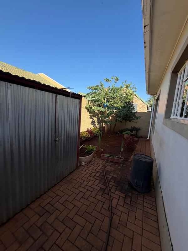 3 Bedroom Property for Sale in Kameeldoringpark Limpopo
