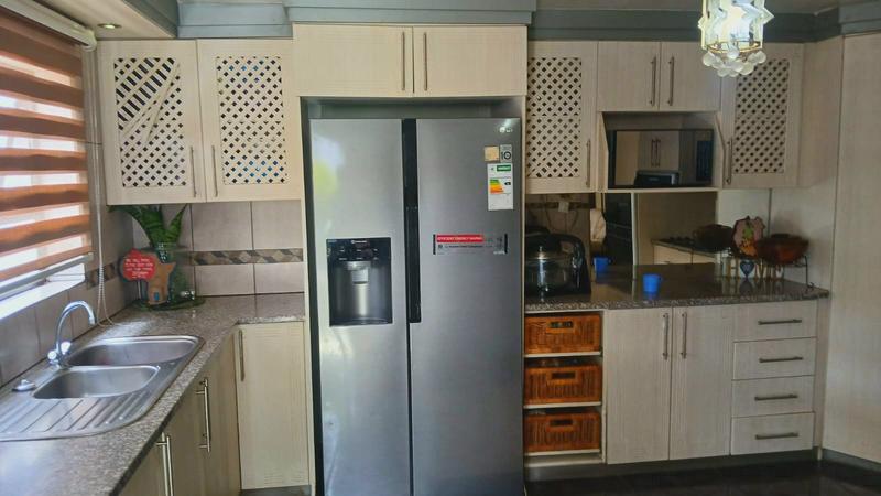 5 Bedroom Property for Sale in Flora Park Limpopo