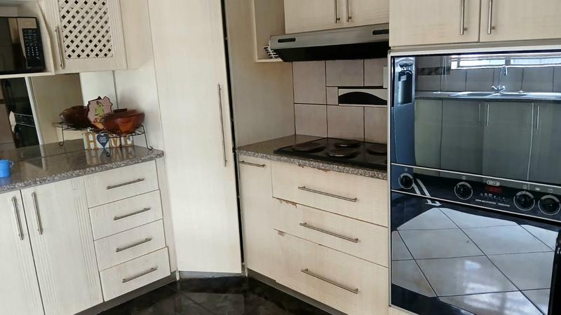 5 Bedroom Property for Sale in Flora Park Limpopo