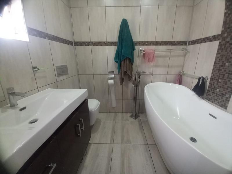 3 Bedroom Property for Sale in Fauna Park Limpopo