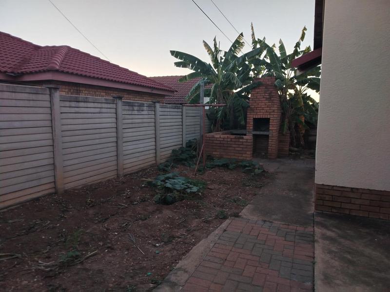 To Let 3 Bedroom Property for Rent in Bendor Limpopo