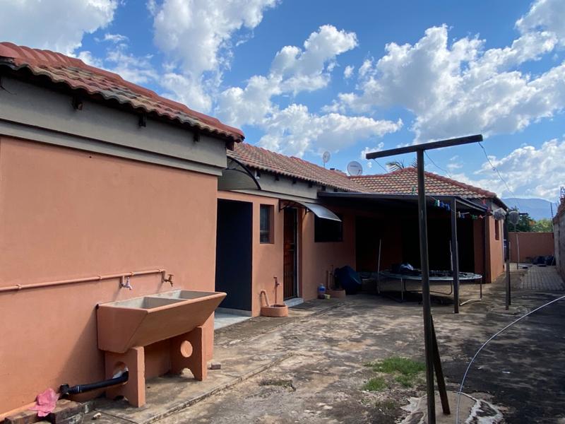 To Let 4 Bedroom Property for Rent in Chroompark Limpopo