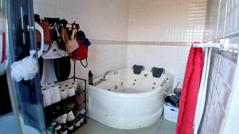 5 Bedroom Property for Sale in Seshego Limpopo