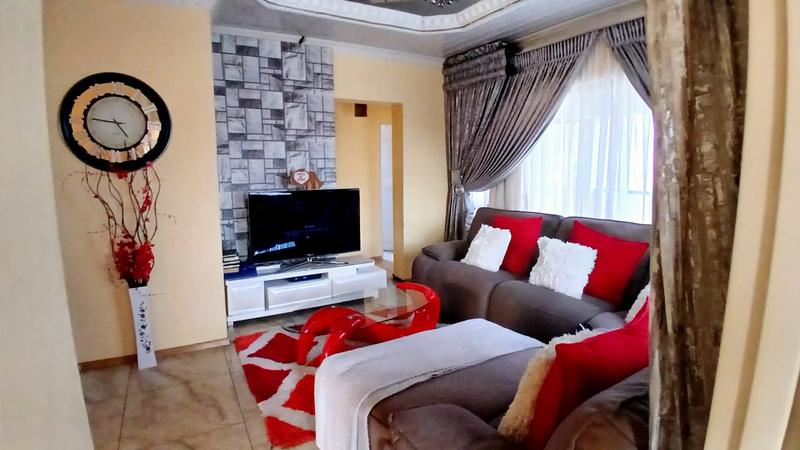 5 Bedroom Property for Sale in Seshego Limpopo