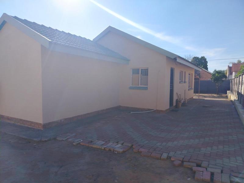 To Let 3 Bedroom Property for Rent in Flora Park Limpopo