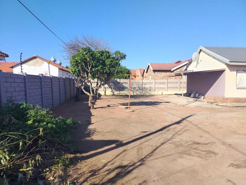 To Let 3 Bedroom Property for Rent in Flora Park Limpopo