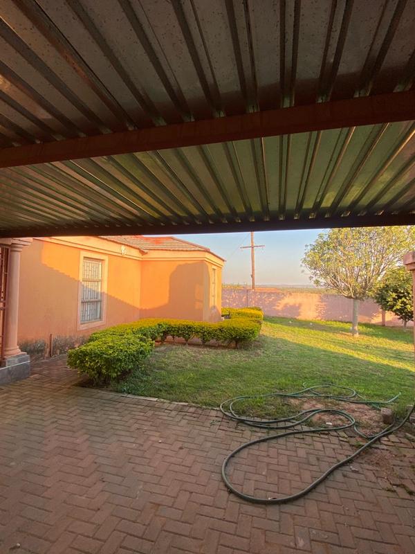 5 Bedroom Property for Sale in Seshego 9A Limpopo