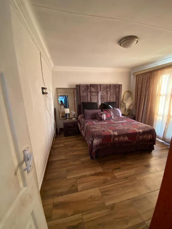 5 Bedroom Property for Sale in Seshego 9A Limpopo
