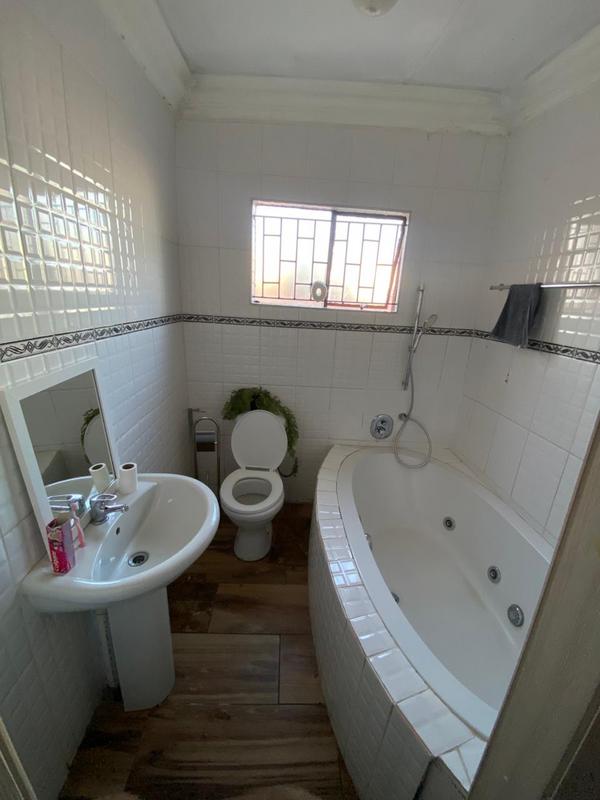 5 Bedroom Property for Sale in Seshego 9A Limpopo