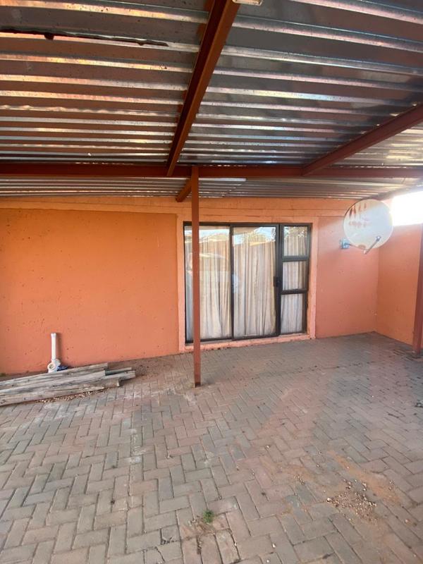 5 Bedroom Property for Sale in Seshego 9A Limpopo