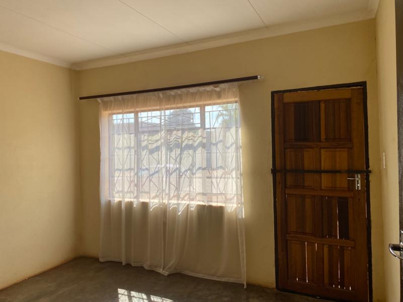 2 Bedroom Property for Sale in Mahwelereng A Limpopo