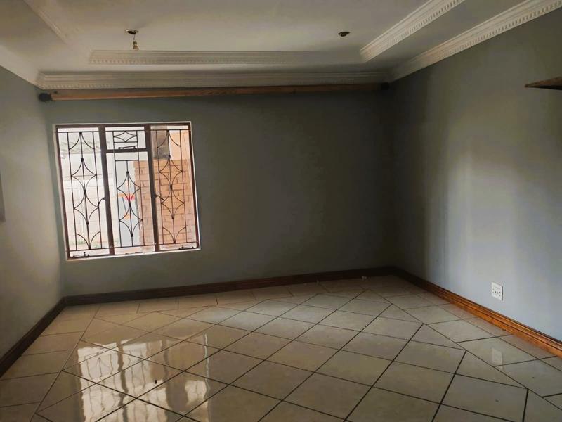 To Let 4 Bedroom Property for Rent in Flora Park Limpopo
