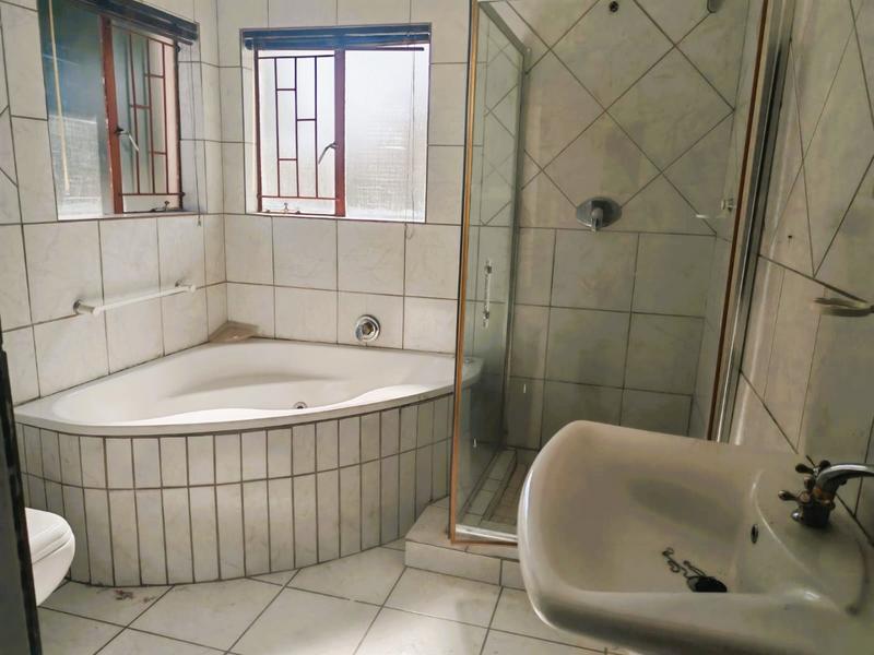 To Let 4 Bedroom Property for Rent in Flora Park Limpopo
