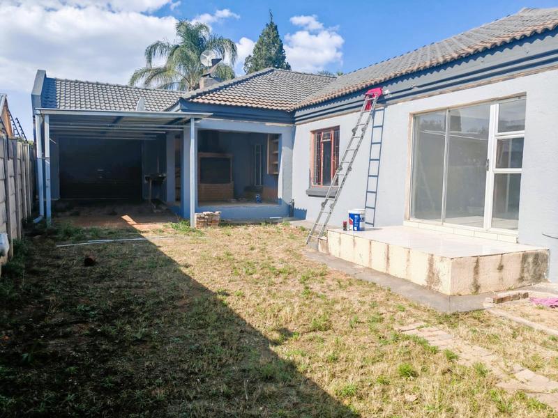 To Let 4 Bedroom Property for Rent in Flora Park Limpopo