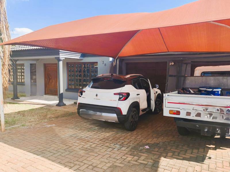 To Let 4 Bedroom Property for Rent in Flora Park Limpopo