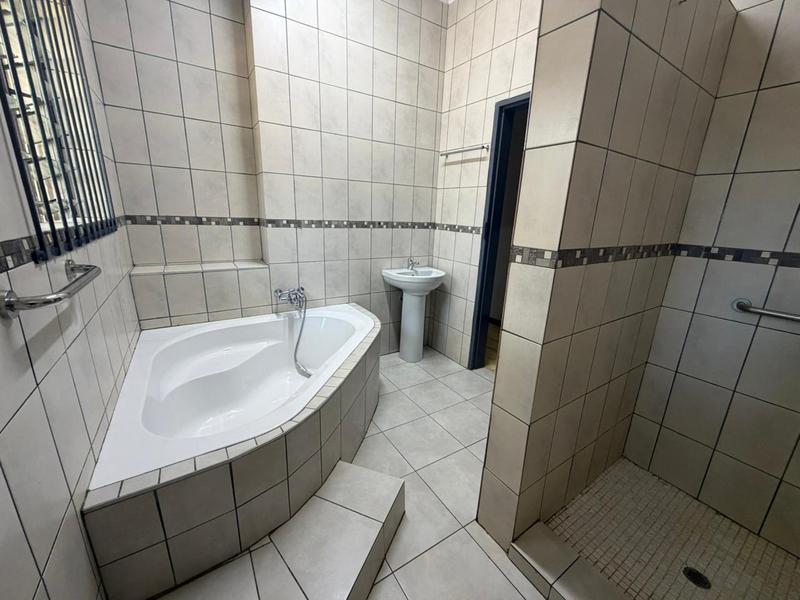 5 Bedroom Property for Sale in Aquapark Limpopo