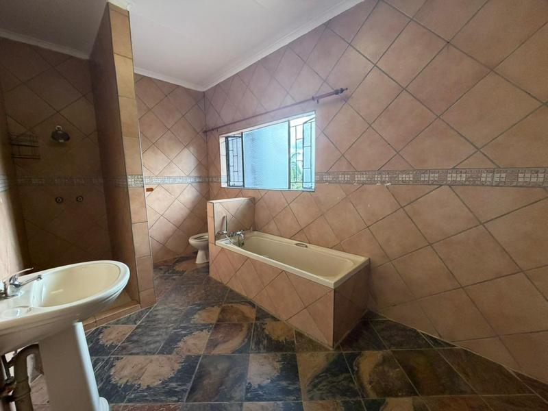 5 Bedroom Property for Sale in Aquapark Limpopo