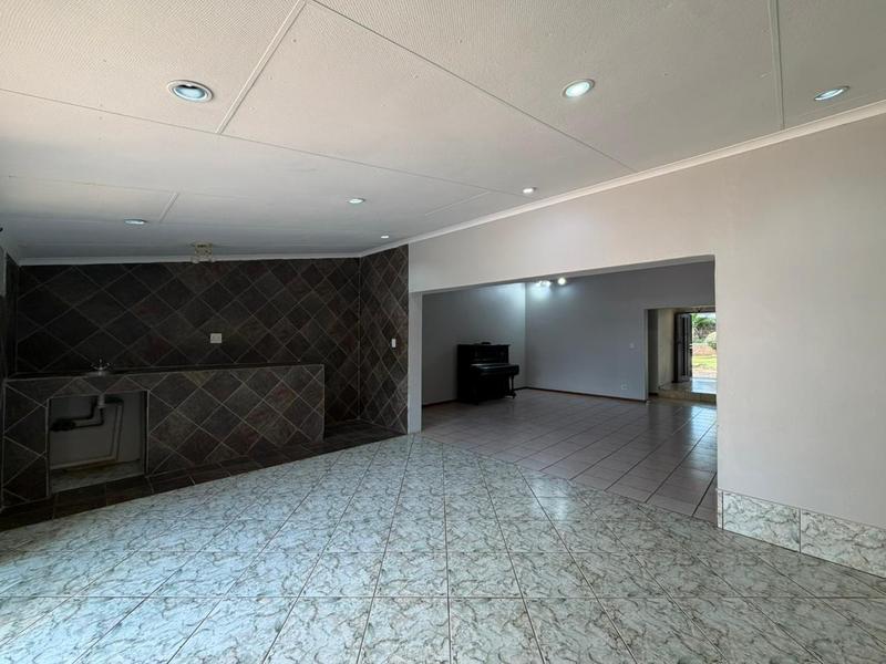 5 Bedroom Property for Sale in Aquapark Limpopo