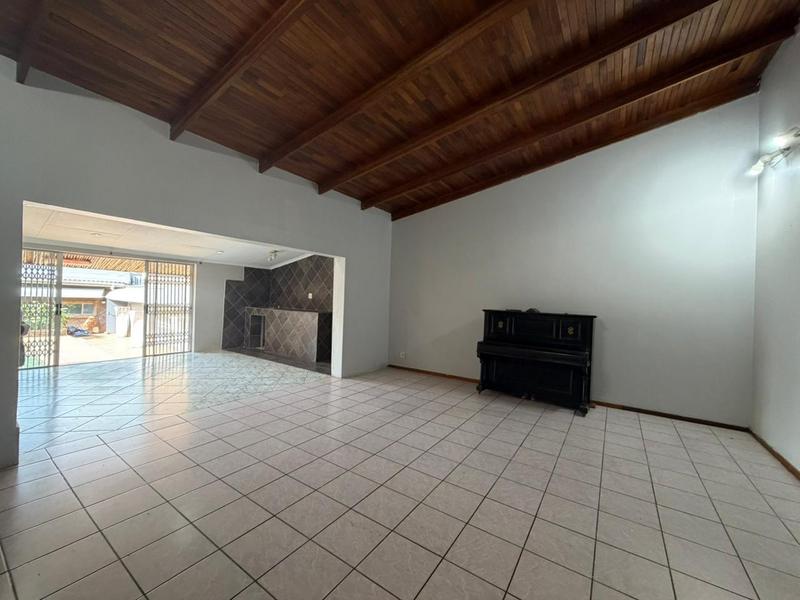 5 Bedroom Property for Sale in Aquapark Limpopo