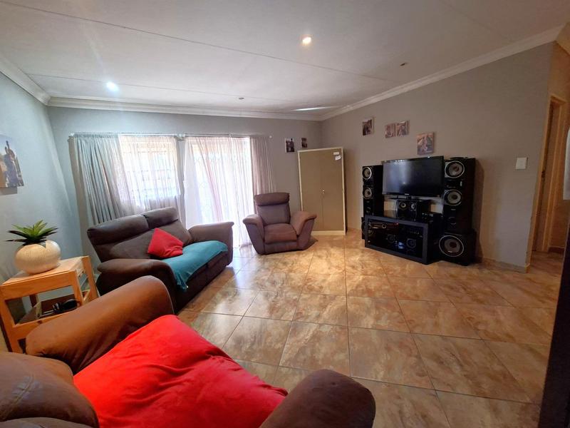 8 Bedroom Property for Sale in Lephalale Limpopo