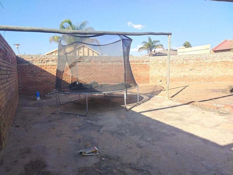 To Let 3 Bedroom Property for Rent in Bendor Limpopo