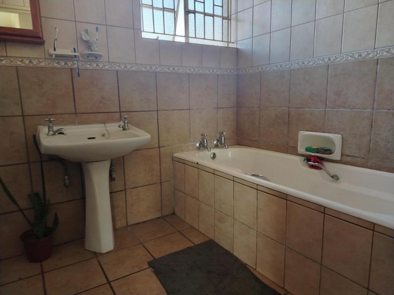 5 Bedroom Property for Sale in Penina Park Limpopo