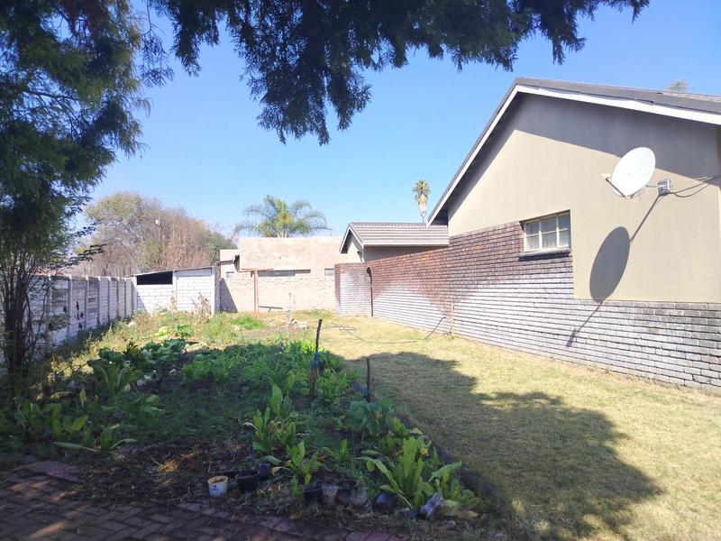 5 Bedroom Property for Sale in Penina Park Limpopo