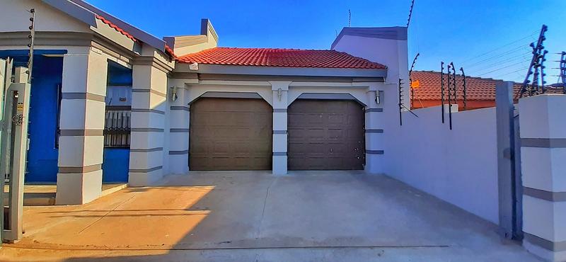 5 Bedroom Property for Sale in Flora Park Limpopo