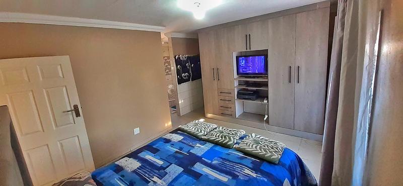 5 Bedroom Property for Sale in Flora Park Limpopo