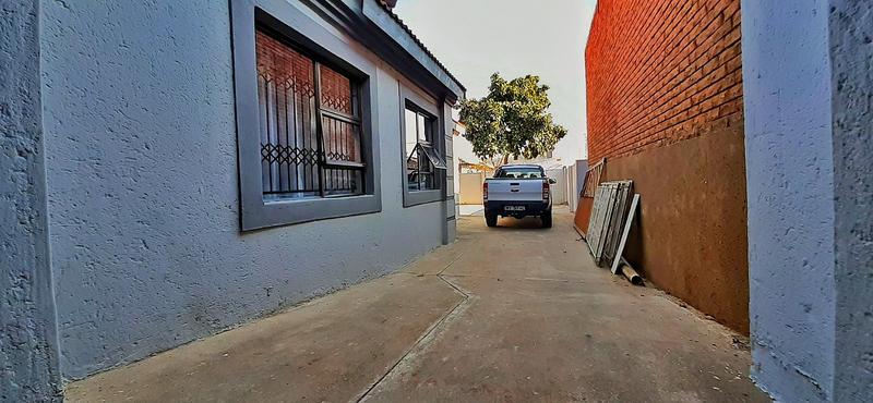 5 Bedroom Property for Sale in Flora Park Limpopo