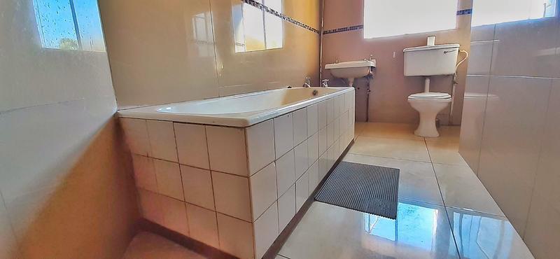 1 Bedroom Property for Sale in Polokwane Central Limpopo