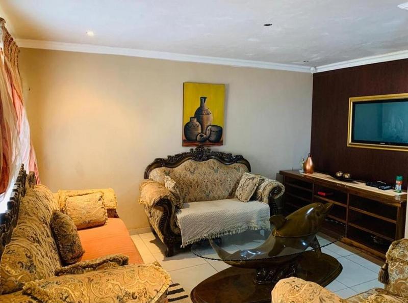 5 Bedroom Property for Sale in Shayandima Limpopo