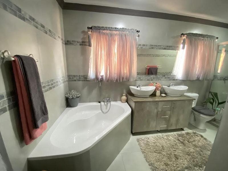 3 Bedroom Property for Sale in Thabazimbi Limpopo