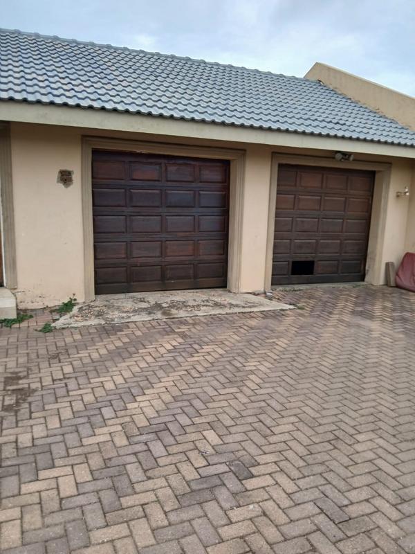 4 Bedroom Property for Sale in Fauna Park Limpopo