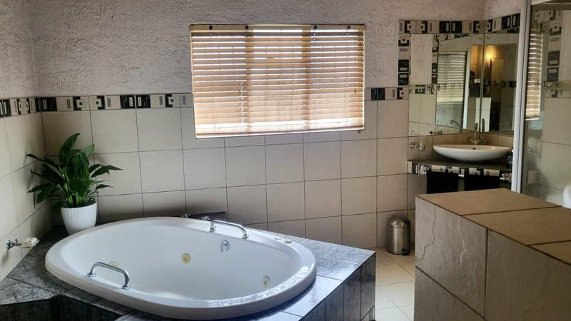To Let 4 Bedroom Property for Rent in Mokopane Limpopo