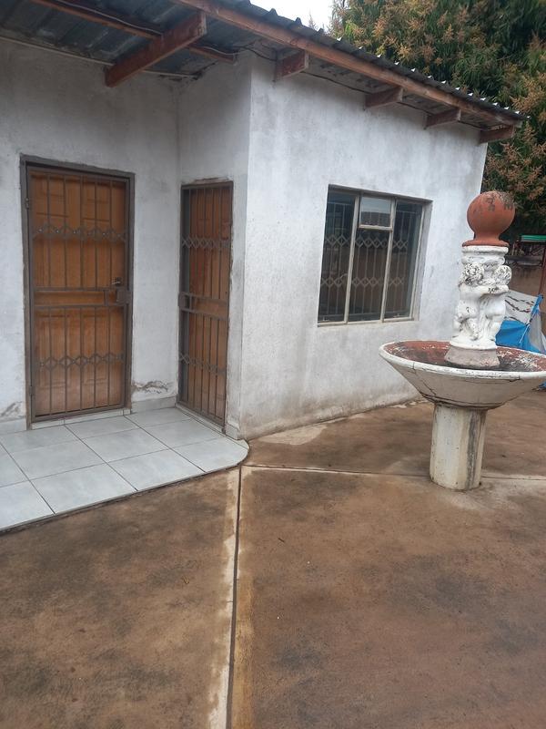 6 Bedroom Property for Sale in Nkowankowa Limpopo
