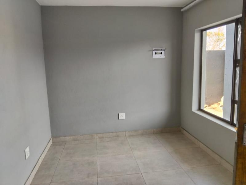 To Let 1 Bedroom Property for Rent in Mahwelereng Limpopo
