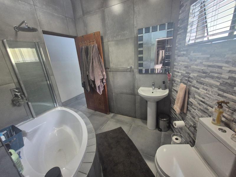 6 Bedroom Property for Sale in Thabazimbi Limpopo